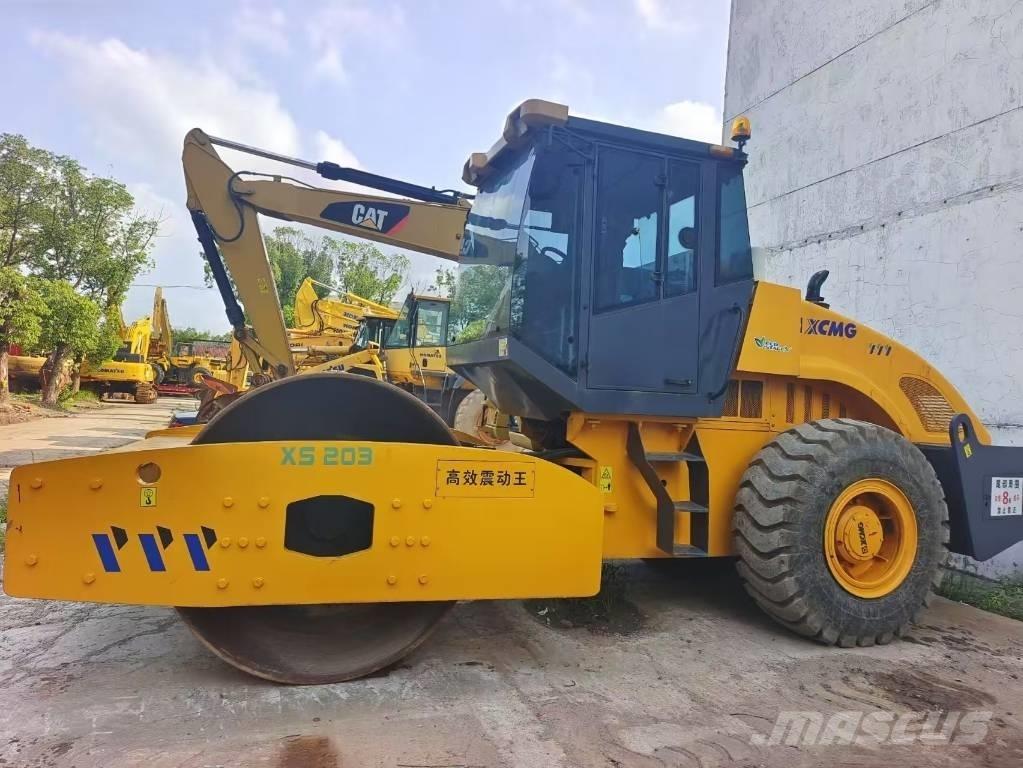 XCMG XS 202 J Naudoti ratiniai krautuvai