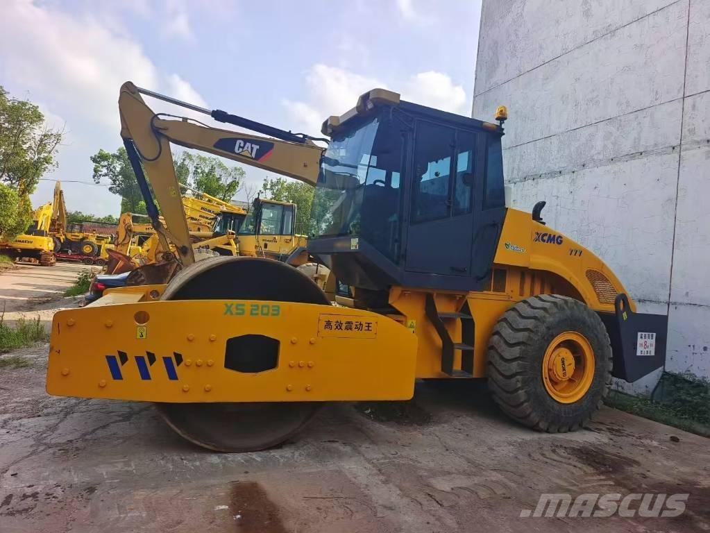 XCMG XS 202 J Naudoti ratiniai krautuvai