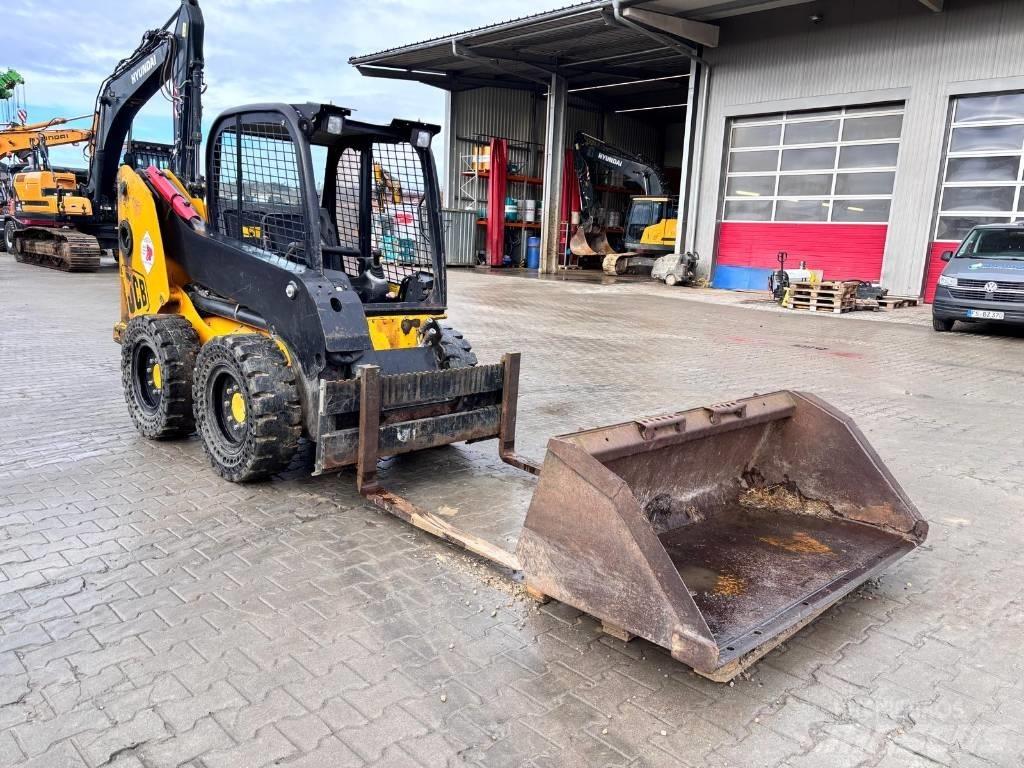 JCB 170 Krautuvai su šoniniu pasukimu
