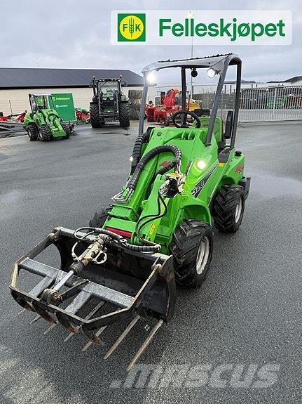 Avant 520 Krautuvai su šoniniu pasukimu