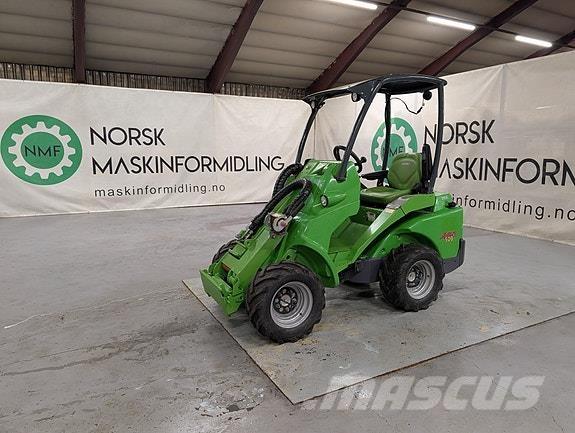 Avant 520 Universalūs ratiniai krautuvai