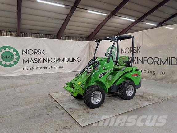 Avant 523 Universalūs ratiniai krautuvai