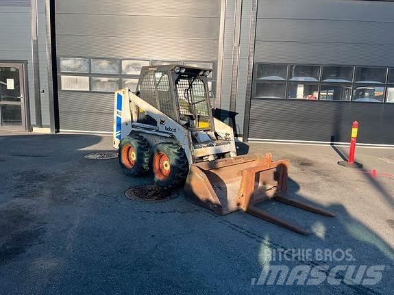 Bobcat 743 Krautuvai su šoniniu pasukimu