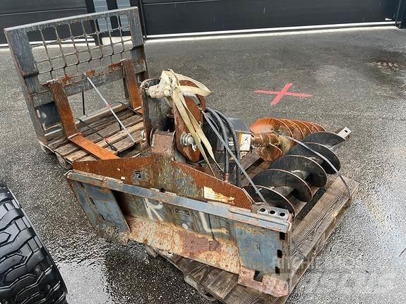 Bobcat 773 Krautuvai su šoniniu pasukimu