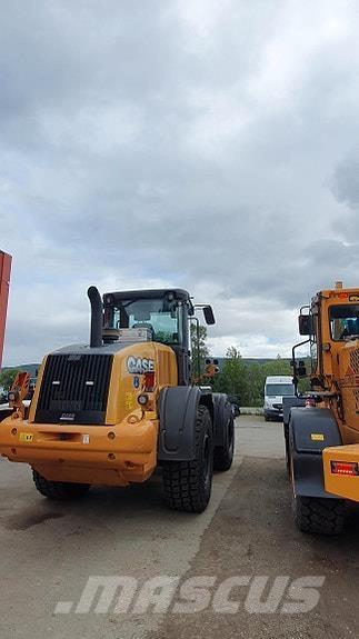 CASE 621F Naudoti ratiniai krautuvai