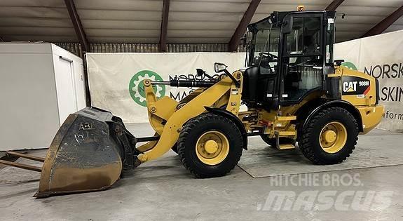CAT 908M Naudoti ratiniai krautuvai