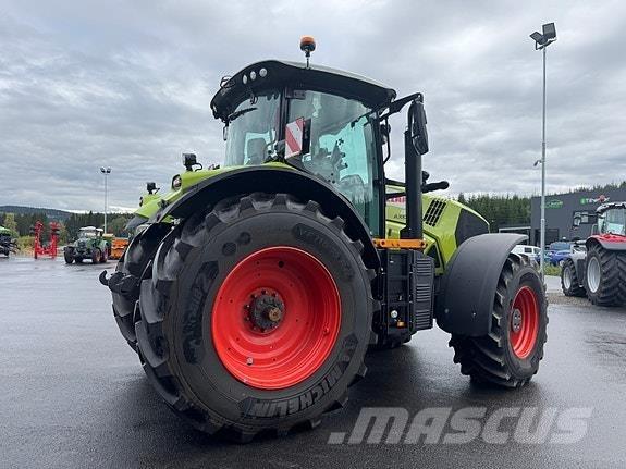 CLAAS Axion 870 Traktoriai