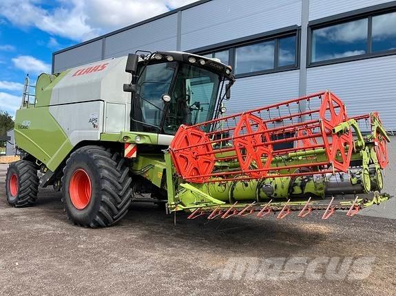 CLAAS Tucano 430 Derliaus nuėmimo kombainai