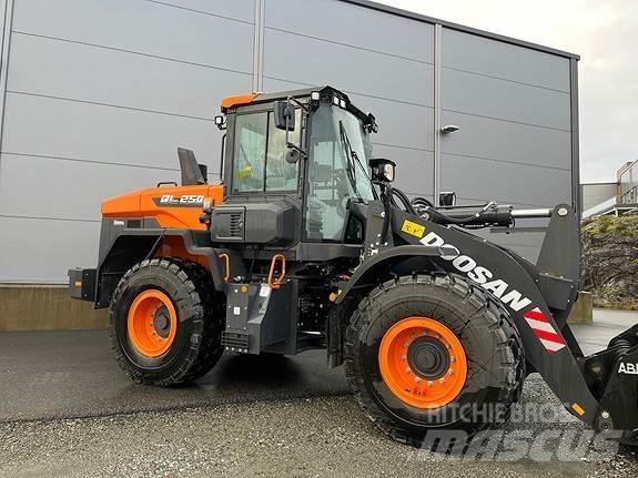 Doosan DL250-7 Naudoti ratiniai krautuvai