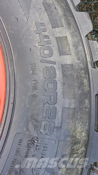 Fendt 724 Vario Traktoriai