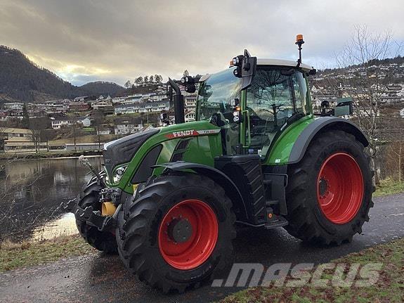 Fendt 724 VARIO Traktoriai