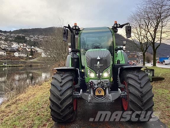 Fendt 724 VARIO Traktoriai