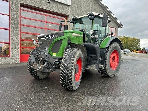 Fendt 942 VARIO Traktoriai