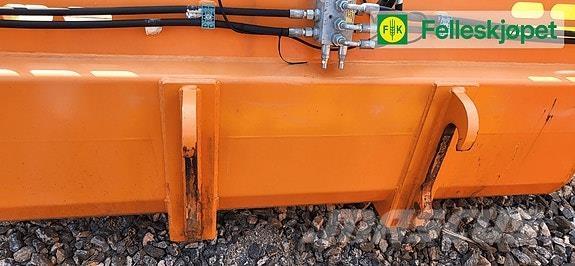 FMG SLK15 Kita kelių ir sniego technika