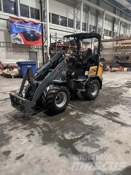 GiANT G2500HD+ Krautuvai su šoniniu pasukimu
