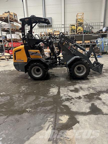 GiANT G2500HD+ Krautuvai su šoniniu pasukimu