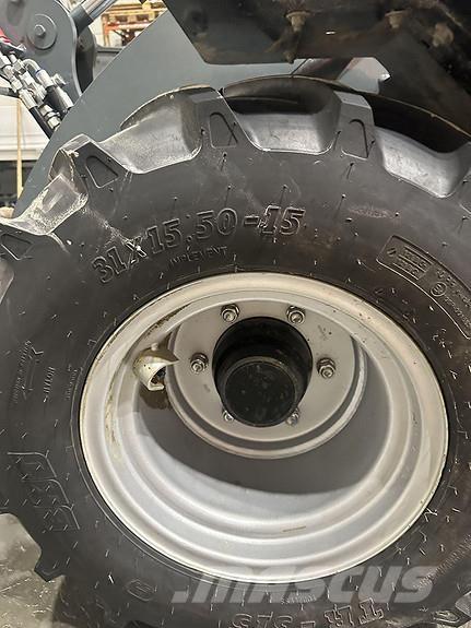 GiANT G2500HD+ Krautuvai su šoniniu pasukimu