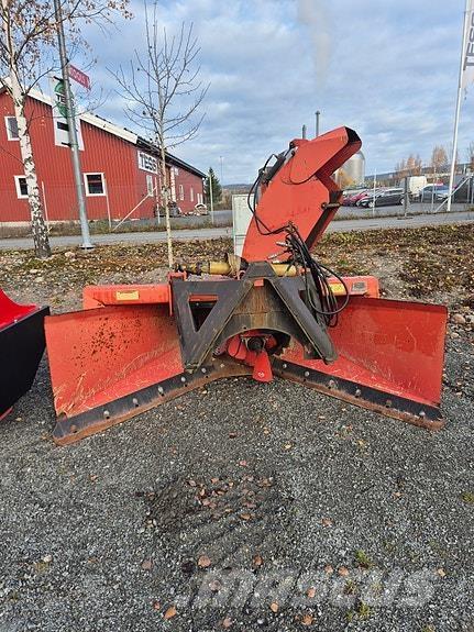 Globus GSF2450-1 Kita kelių ir sniego technika