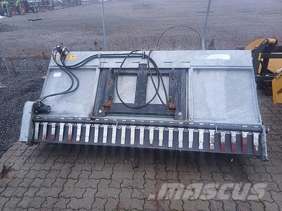 Globus GSK 1600 Smėlio ir druskos barstytuvai