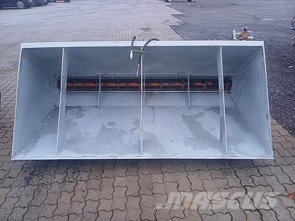 Globus GSK 1600 Smėlio ir druskos barstytuvai