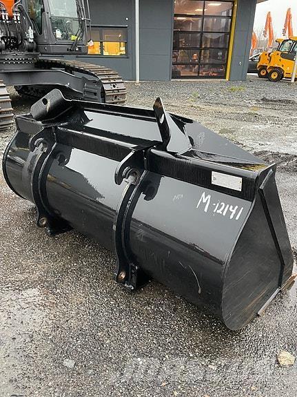 JCB med BM Padangos, ratai ir ratlankiai