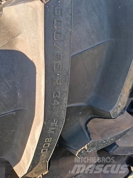 John Deere  Traktoriai