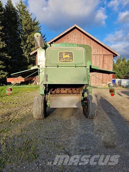 John Deere 1032 Derliaus nuėmimo kombainai