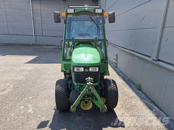 John Deere 2032R Traktoriai