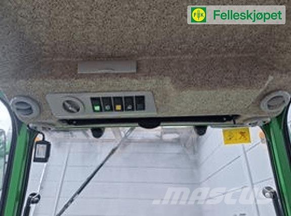 John Deere 2032R Traktoriai