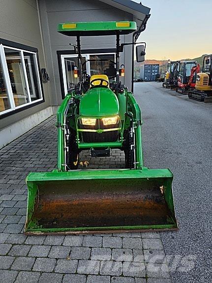 John Deere 3038E Traktoriai