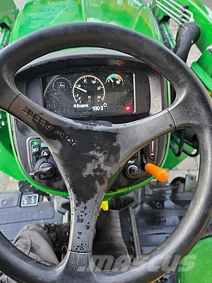 John Deere 3038E Traktoriai
