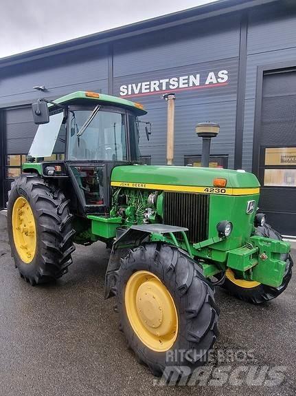 John Deere 4230 Traktoriai