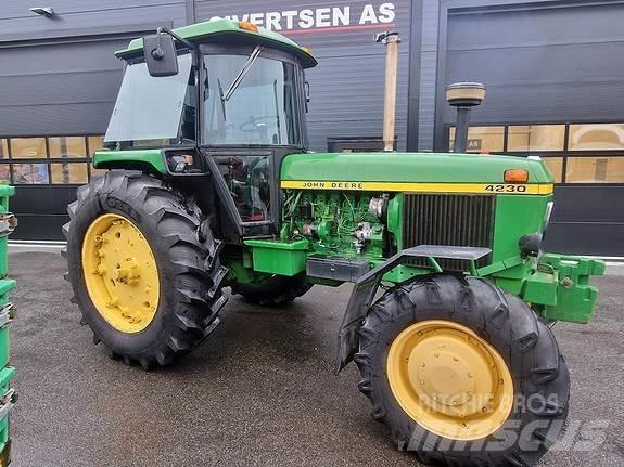 John Deere 4230 Traktoriai