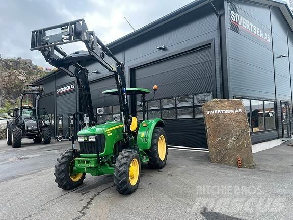 John Deere 5055E Traktoriai