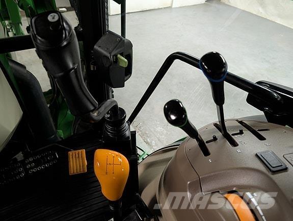 John Deere 5085M Traktoriai