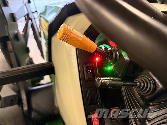 John Deere 5100M Traktoriai