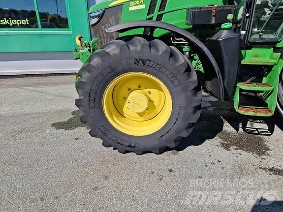 John Deere 5125R Traktoriai