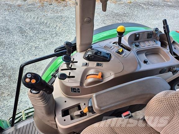 John Deere 6110MC Traktoriai