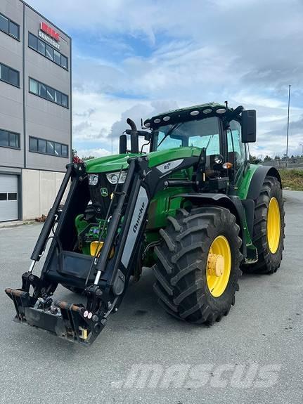 John Deere 6215 R Traktoriai