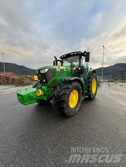 John Deere 6215R Traktoriai