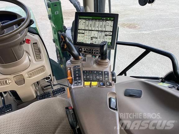 John Deere 6215R Traktoriai