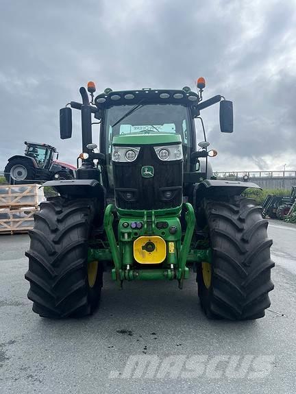 John Deere 6215R Traktoriai