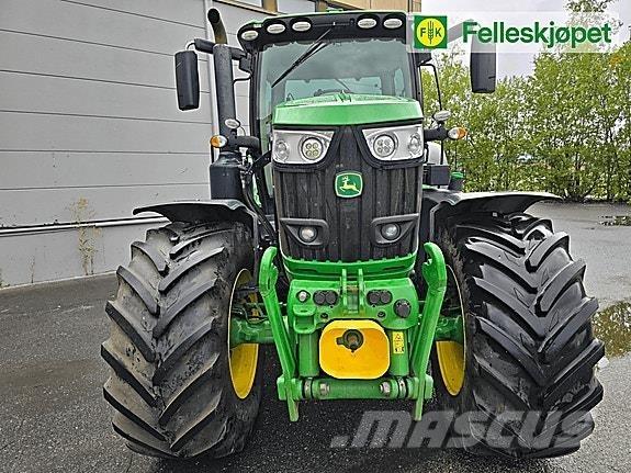 John Deere 6215R Traktoriai