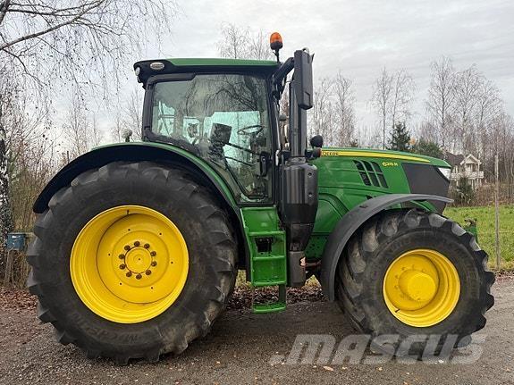 John Deere 6215R Traktoriai