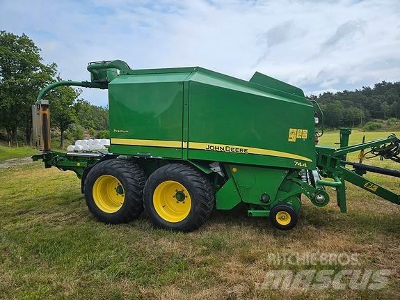 John Deere 744 Ritinių presai