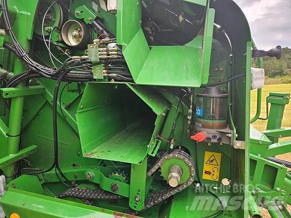 John Deere 744 Ritinių presai