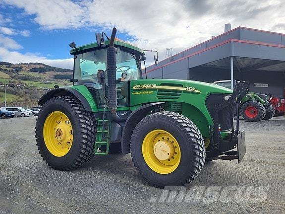 John Deere 7720 Traktoriai