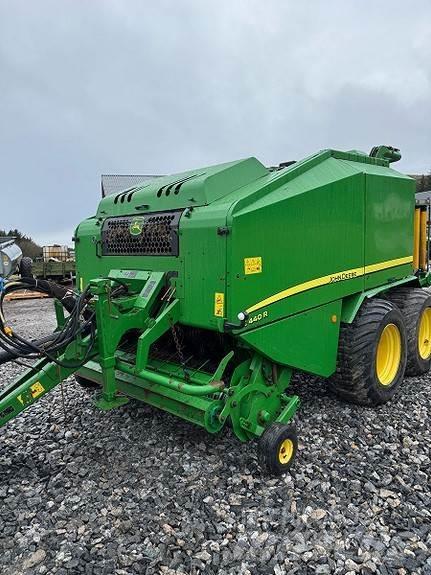 John Deere C440R Ritinių presai