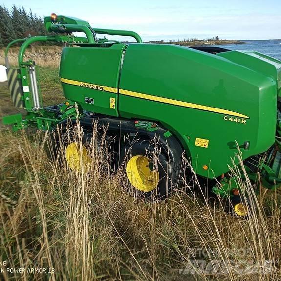 John Deere C441R Ritinių presai