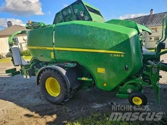 John Deere C441R Ritinių presai